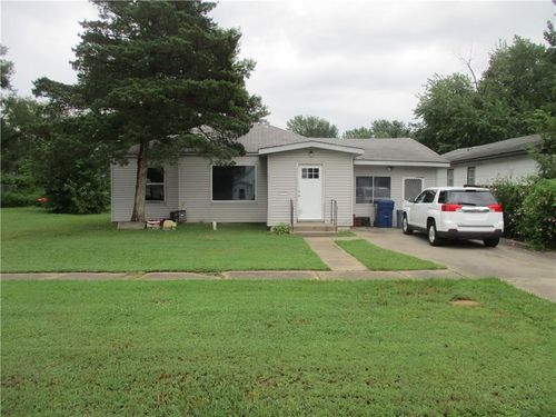 510 S Vermont Ave, Columbus, KS, 66725-1651 | Card Image