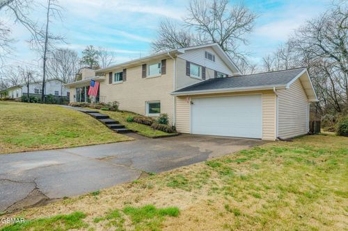 332 Crestview Road, Knoxville, TN, 37934 | Card Image