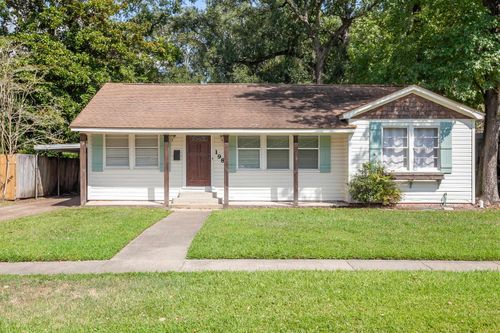 198 E Circuit Dr, Beaumont, TX, 77706-6408 | Card Image