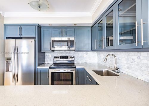 402-600 Three Islands Blvd, Hallandale Beach, FL, 33009-2843 | Card Image