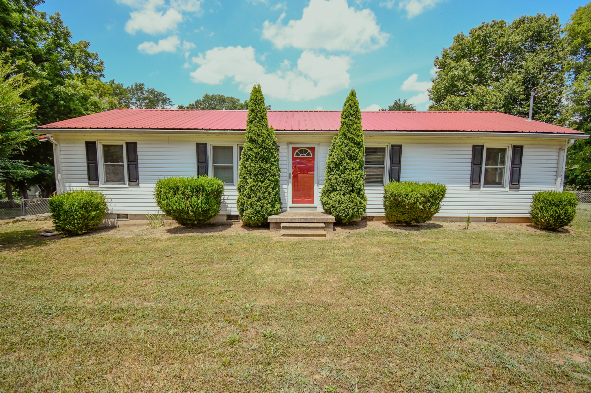 Pamela Dr, Columbia, TN 38401