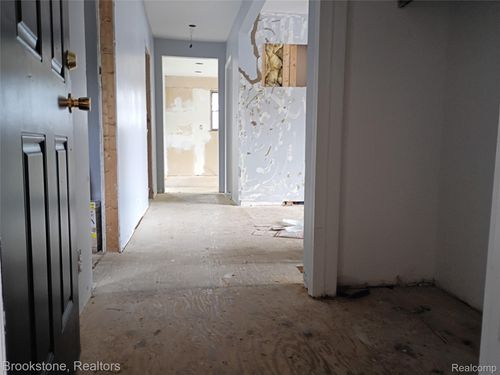 5-510 Pleasant St, Charlotte, MI, 48813-1912 | Card Image
