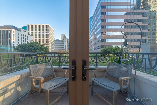 15AA - 118 E Erie St, Condo with 2 bedrooms, 3 bathrooms and 1 parking in Chicago IL | Image 15