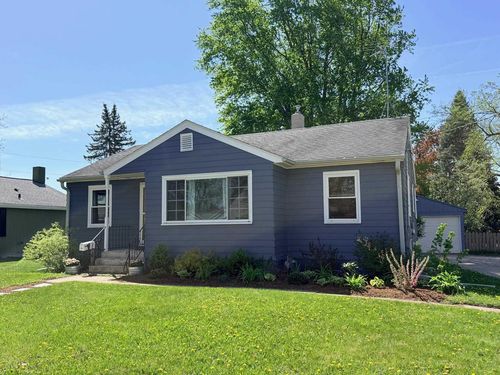 893 Prairie Street, Prairie Du Sac, WI, 53578 | Card Image