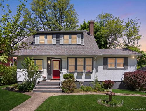1 Lawrence St, Nyack, NY, 10960-2908 | Card Image
