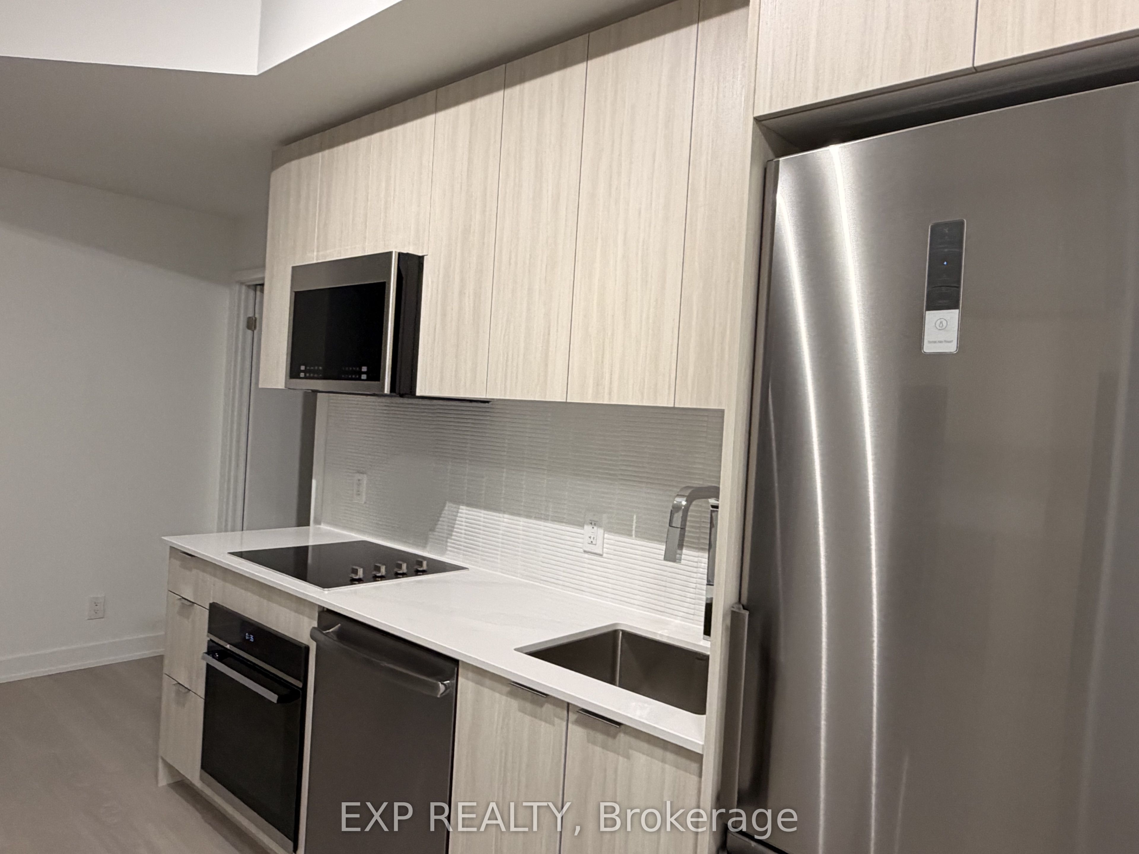 Residential Lease in Toronto E04