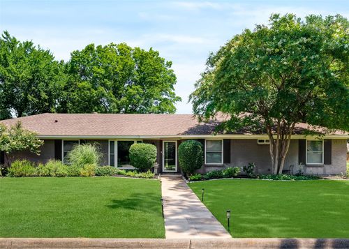 2134 Lakecrest Dr, Grapevine, TX, 76051-4637 | Card Image