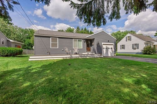 118 Clarence Dr, Syracuse, NY, 13212-2458 | Card Image
