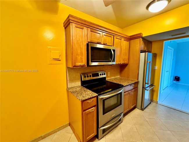 APT-506 - 4330 Hillcrest Dr, Condo with 1 bedrooms, 2 bathrooms and null parking in Hollywood FL | Image 9