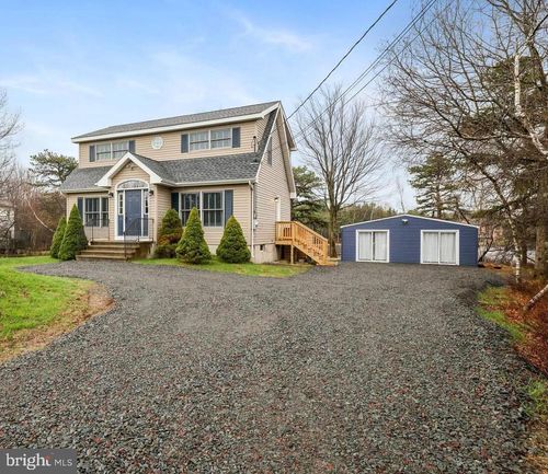 111 Beaver Dam Rd, Long Pond, PA, 18334-7709 | Card Image