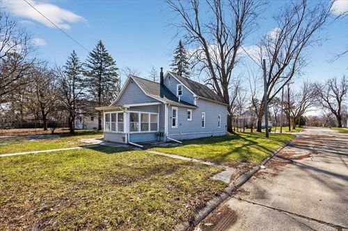 1724 Maine St, Saginaw, MI, 48602-1720 | Card Image