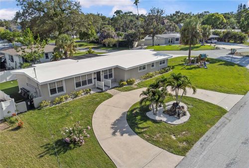 327 Sunny Ln, BELLEAIR, FL, 33756-1051 | Card Image