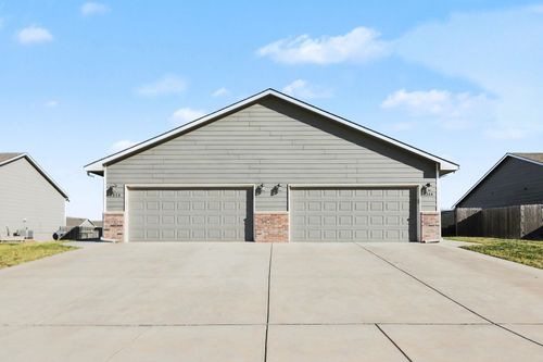 5314 N Cypress St, Bel Aire, KS, 67226-8816 | Card Image