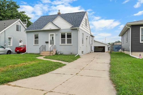 514 Hartman Ave, Waterloo, IA, 50701-2227 | Card Image