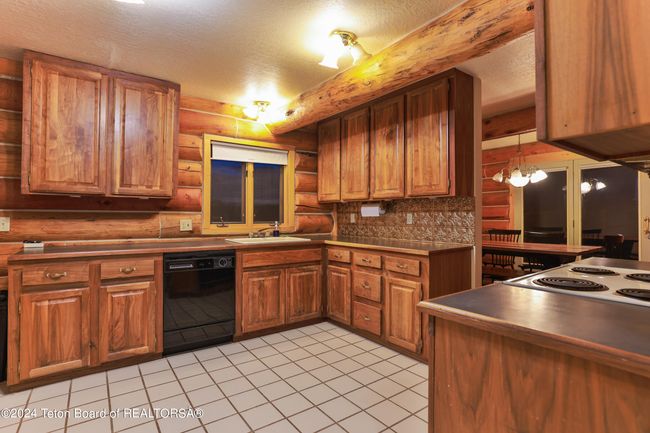 5 Black Bear Rd, House other with 5 bedrooms, 2 bathrooms and null parking in Pinedale WY | Image 18