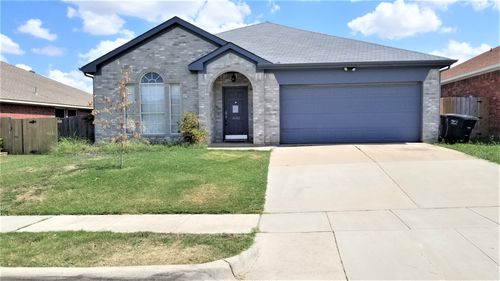 8640 Rainy Lake Dr, Fort Worth, TX, 76244-7938 | Card Image