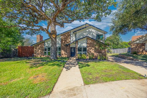 2112 Oakmeadow Pl, Bedford, TX, 76021-4715 | Card Image