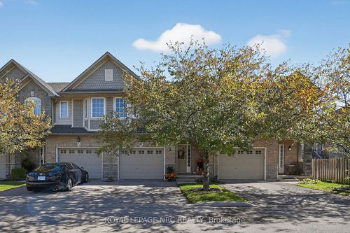 15-40 Dartmouth Gate, Stoney Creek, ON, L8E0C4 | Card Image