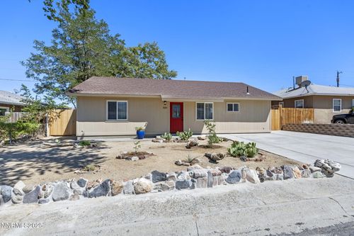 320 Baker St, Hawthorne, NV, 89415-7836 | Card Image