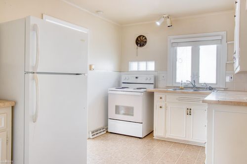 1218 N Water St, Owosso, MI, 48867-1738 | Card Image