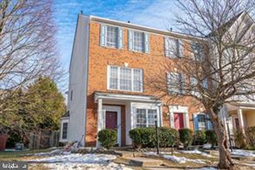 8853 Stable Forest Pl, BRISTOW, VA, 20136-5749 | Card Image