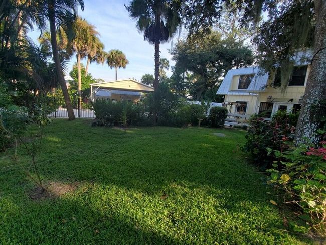 576 Sw Rustic Cir, House other with 3 bedrooms, 2 bathrooms and null parking in Stuart FL | Image 47