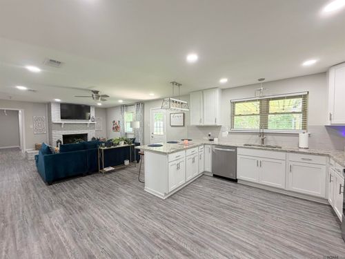 10711 Carmel Dr, Baton Rouge, LA, 70818-3134 | Card Image