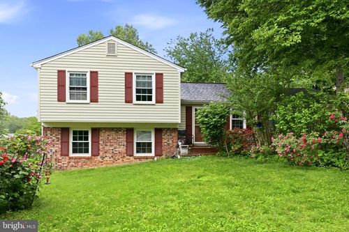 5141 Bradfield Dr, ANNANDALE, VA, 22003-4013 | Card Image