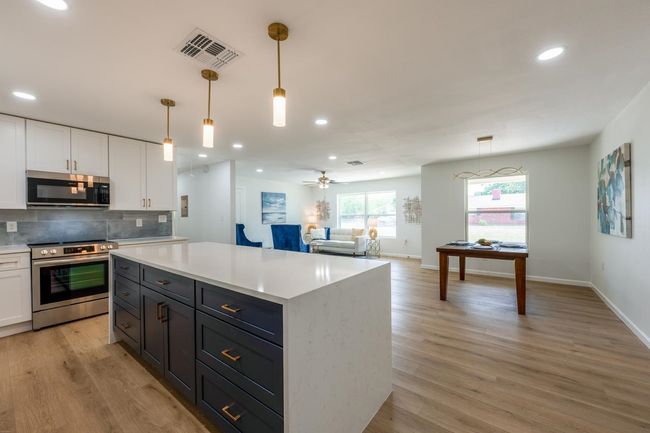 106 W Heron Dr, House other with 4 bedrooms, 3 bathrooms and null parking in Highland Haven TX | Image 10