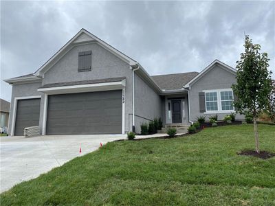 11362 S Redbud Lane, House other with 3 bedrooms, 2 bathrooms and null parking in Olathe KS | Image 1