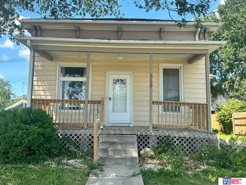 319 S 4th St, Seward, NE, 68434-2517 | Card Image