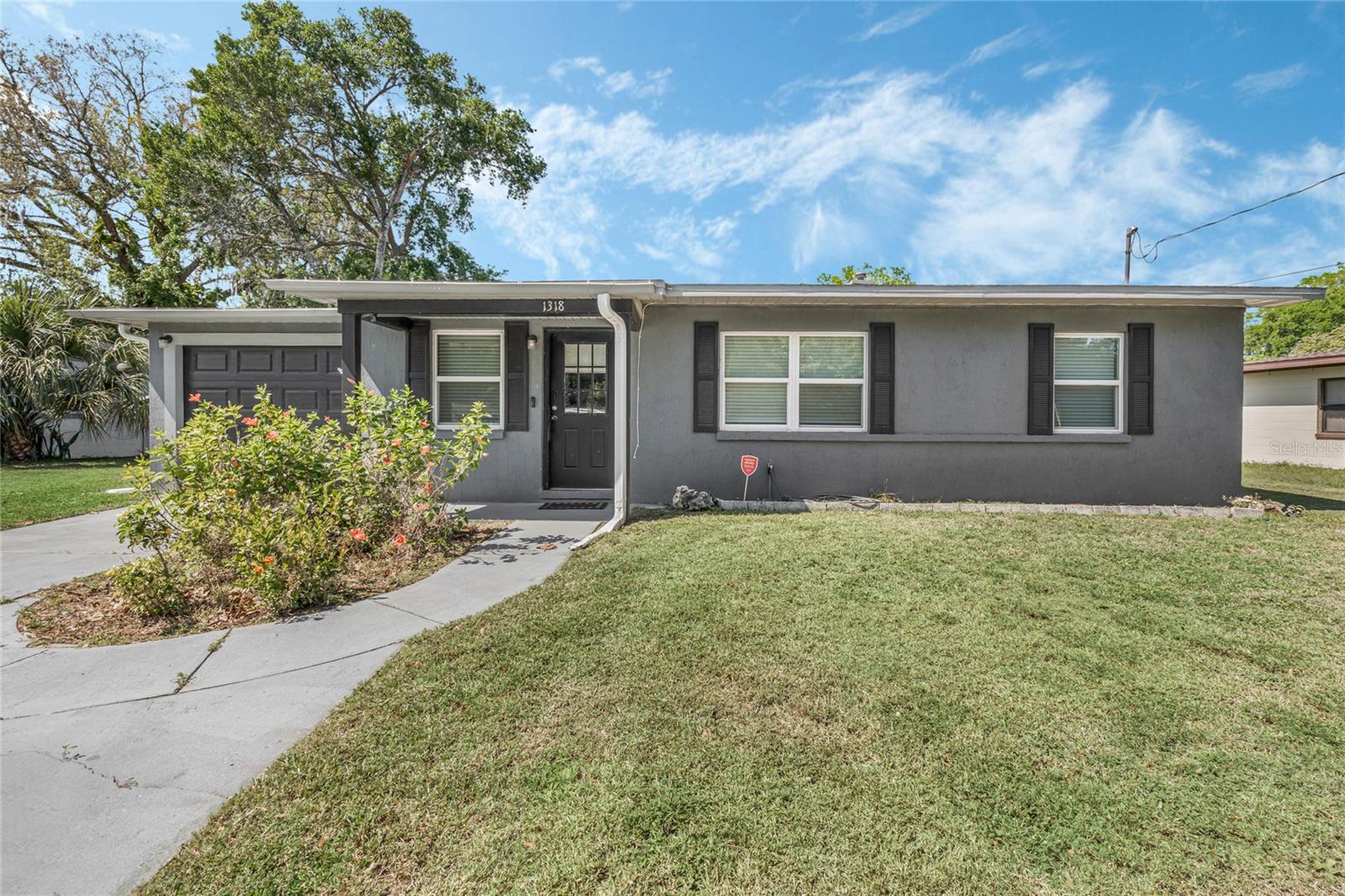 1318 Dora Drive, For Sale in Leesburg Zoocasa