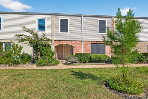 9022-9022 Wilcrest Dr, Houston, TX, 77099-1848 | Card Image