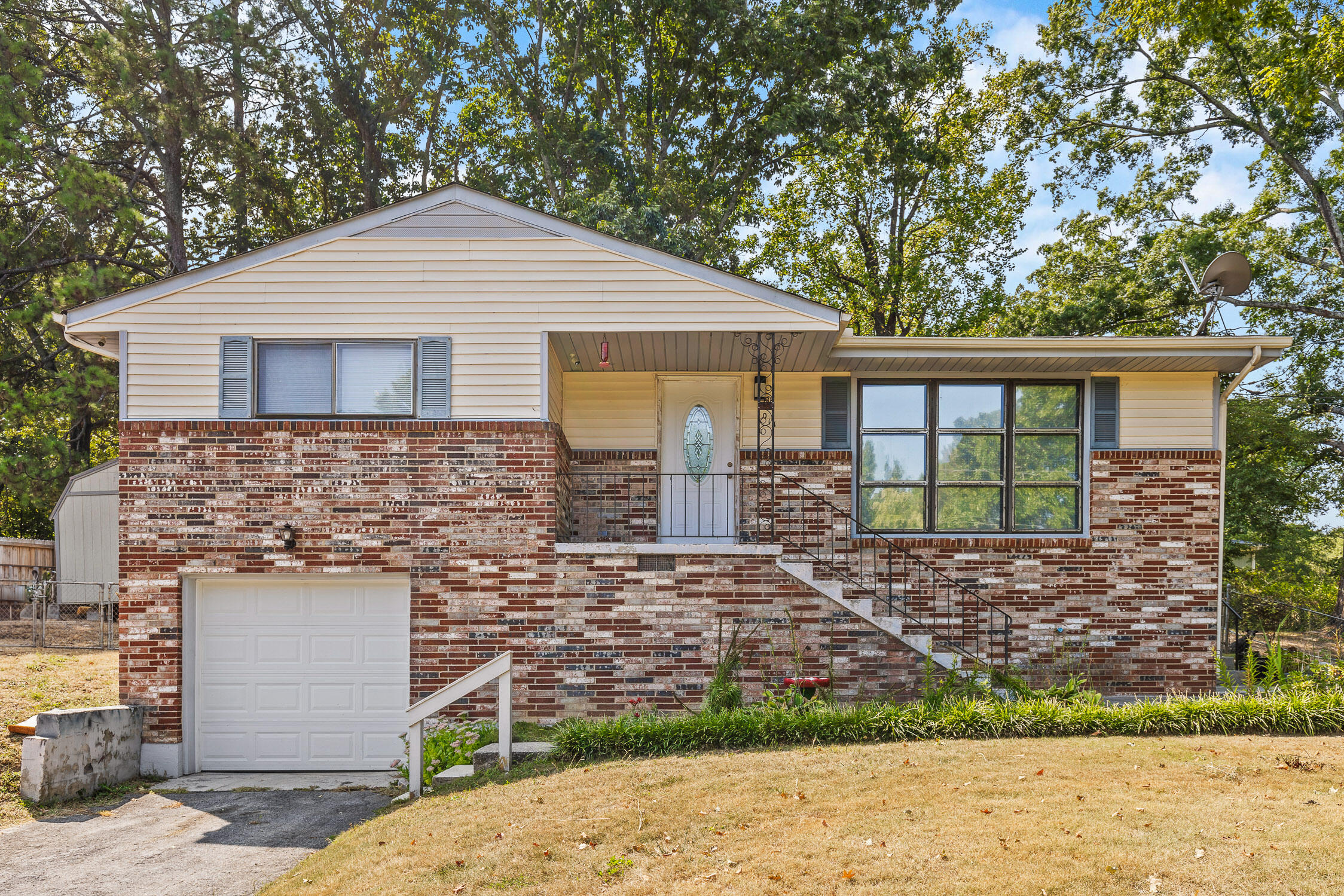 Circle Dr, Rossville, GA 30741