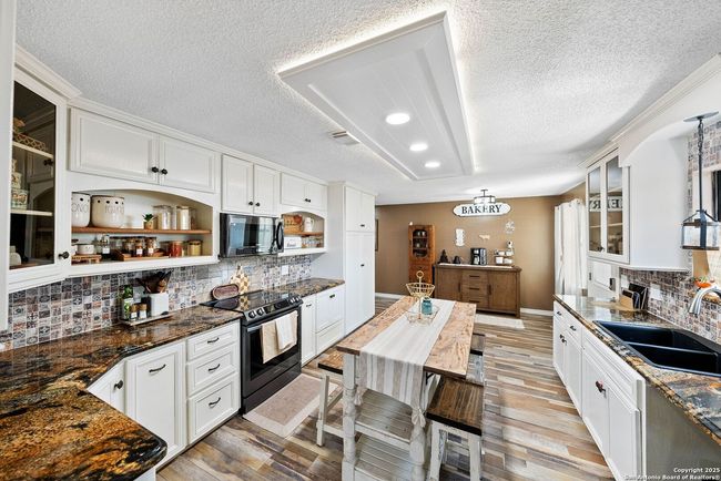 1506 D St, House other with 4 bedrooms, 3 bathrooms and null parking in Floresville TX | Image 13