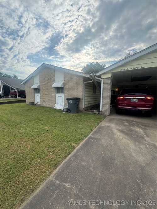 3784 Lansing Pl, Tulsa, OK, 74106-1615 | Card Image