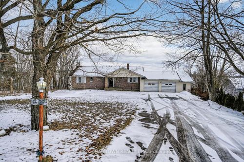 1327 1000 Islands Pky, Mallorytown, ON, K0E1R0 | Card Image