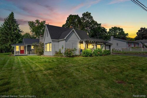 2710 Lakeridge, Wixom, MI, 48393-1216 | Card Image