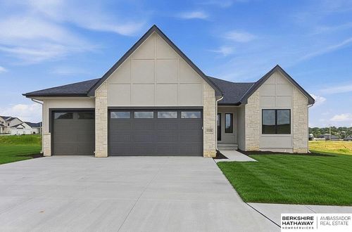 11105 S 221st St, Gretna, NE, 68028-6029 | Card Image