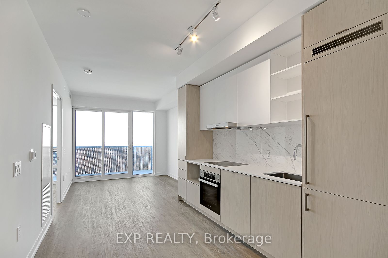 Residential Lease in Toronto C08