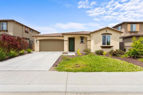 714 Burgundy St, Vacaville, CA, 95687-7695 | Card Image