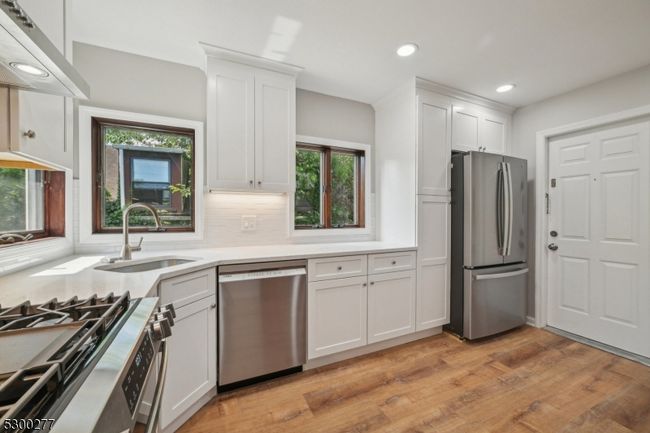 APT-2 - 16 Henry St, Home with 2 bedrooms, 1 bathrooms and null parking in Bloomfield NJ | Image 8