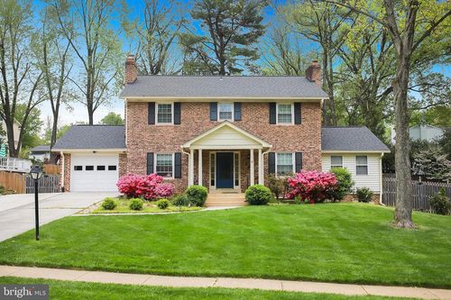 8012 Falstaff Rd, MCLEAN, VA, 22102-2762 | Card Image