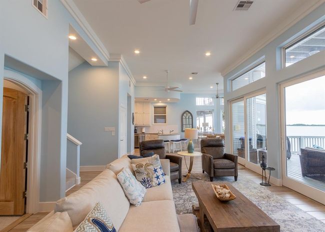 Open floor plan | Image 6