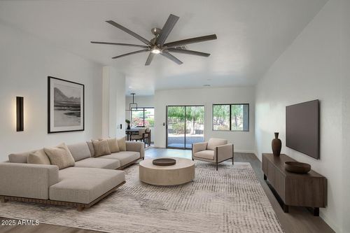 1704 S 79th Gln, Phoenix, AZ, 85043-5494 | Card Image
