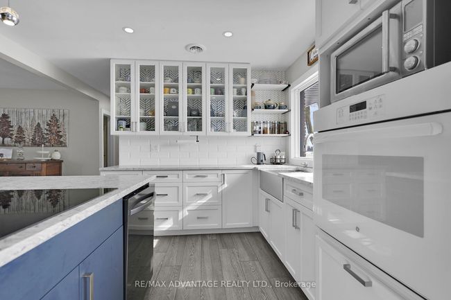 9755 Longwoods Rd, House other with 5 bedrooms, 3 bathrooms and 4 parking in London ON | Image 15