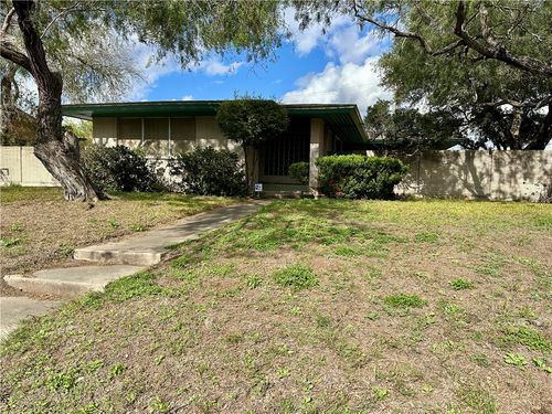 101 Ashburn Ave, Robstown, TX, 78380-2210 | Card Image