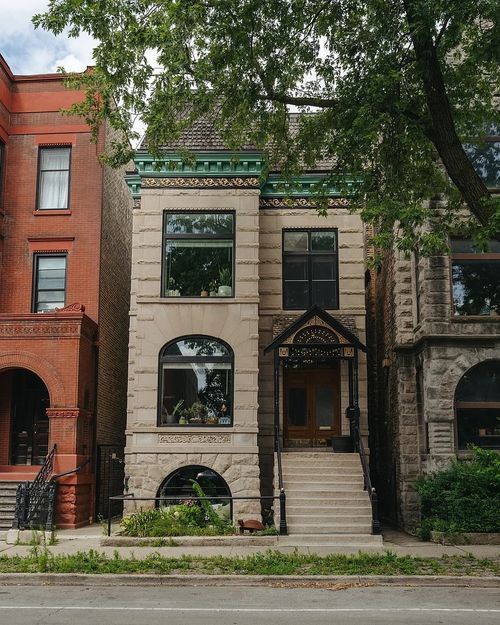 1112 N Damen Ave, CHICAGO, IL, 60622-3633 | Card Image