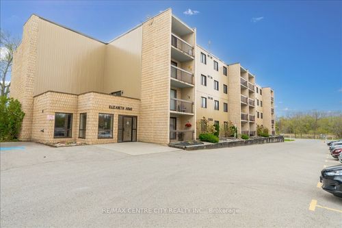 102-31 Victoria St, Strathroy, ON, N7G3Y4 | Card Image