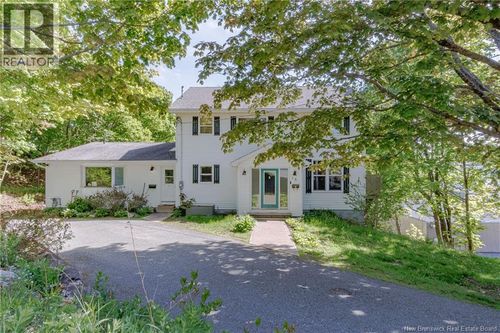 15 O'Brien St, Saint John, NB, E2M5S2 | Card Image